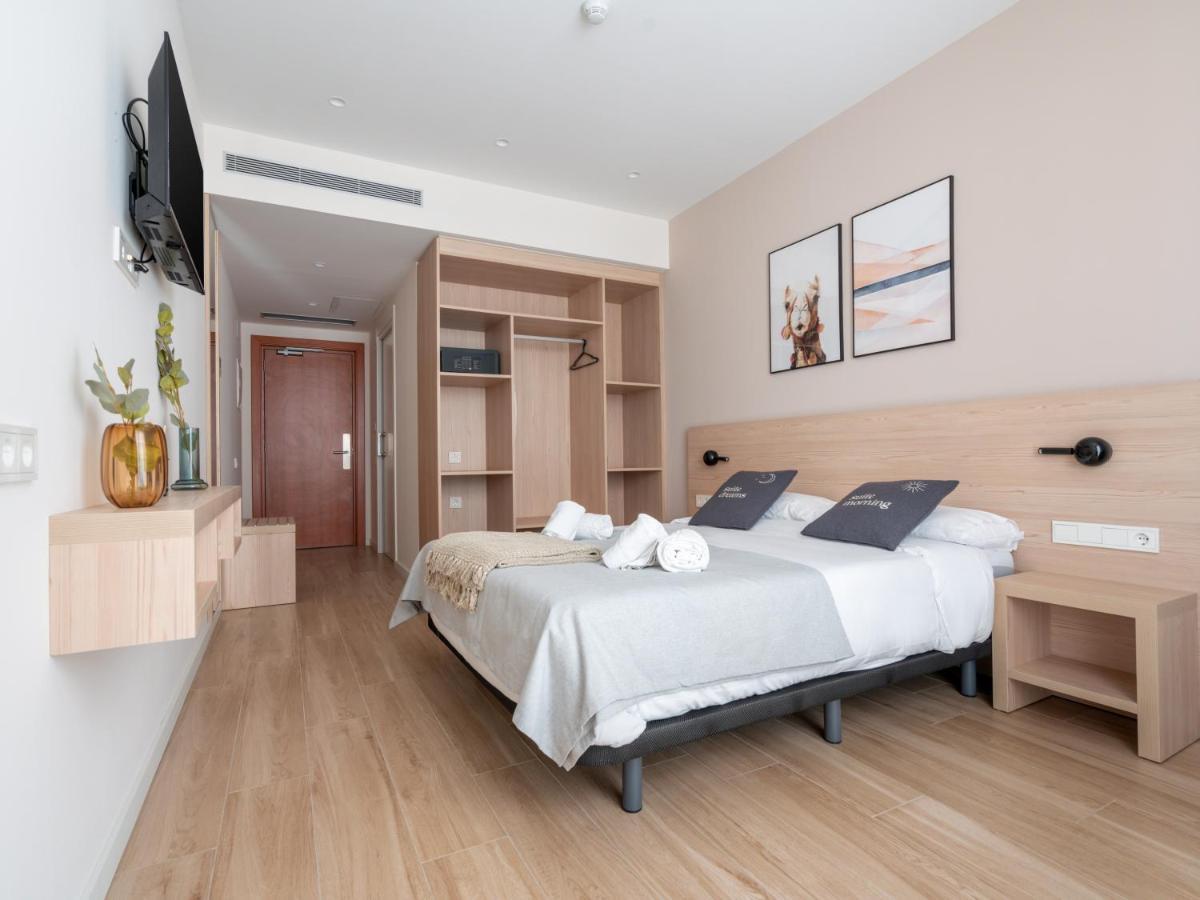 Limehome Barcelona Carrer De Besalu 82 Exterior photo