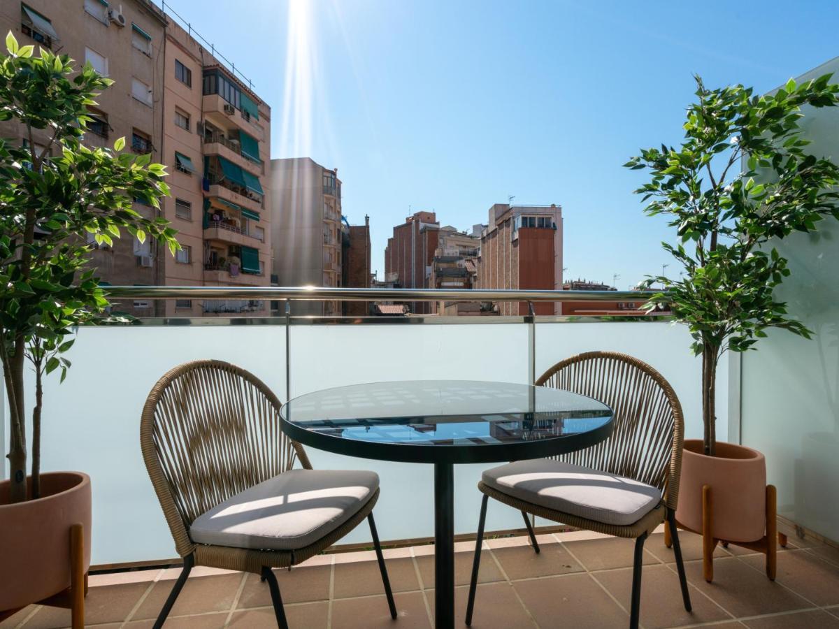 Limehome Barcelona Carrer De Besalu 82 Exterior photo