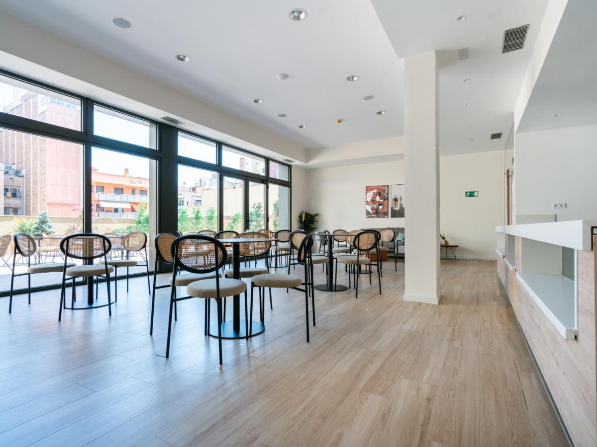Limehome Barcelona Carrer De Besalu 82 Exterior photo